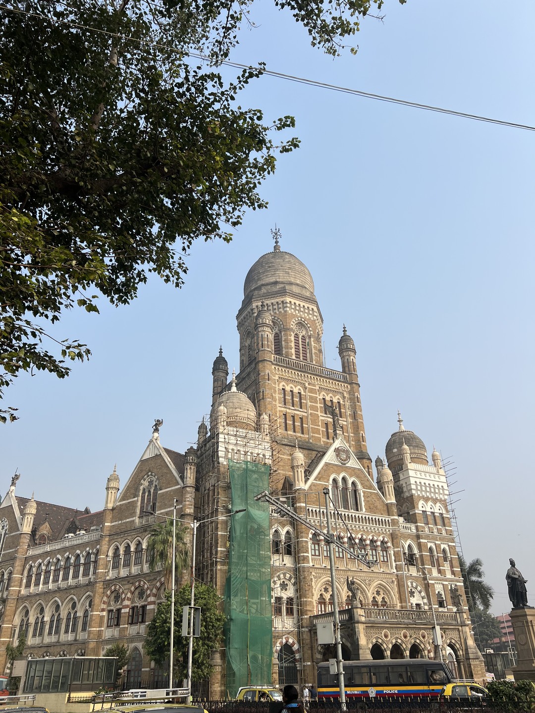 Получила максимум информации и впечатлений о городе. Архитектура старого города и быстро развивающийся новые постройки впечатлили