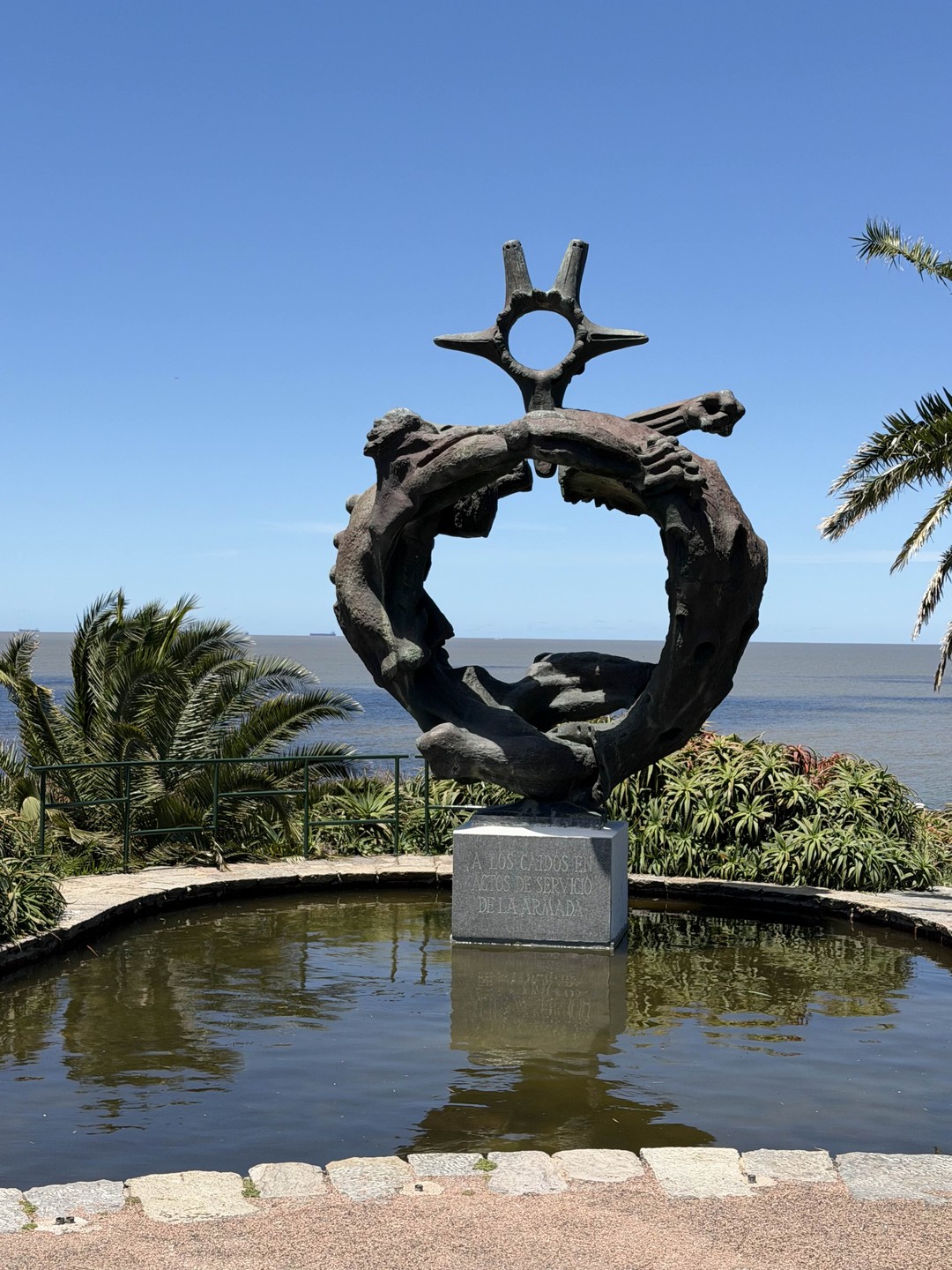 Мы провели прекрасный день в обществе Евгения, который за короткое время остановки нашего корабля смог познакомить