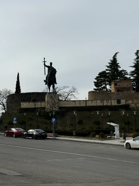 Очень понравилась экскурсия. Наш гид Георгий очень интересно рассказал историю Грузии, виноделия, историю христианства. Посетили монастырь