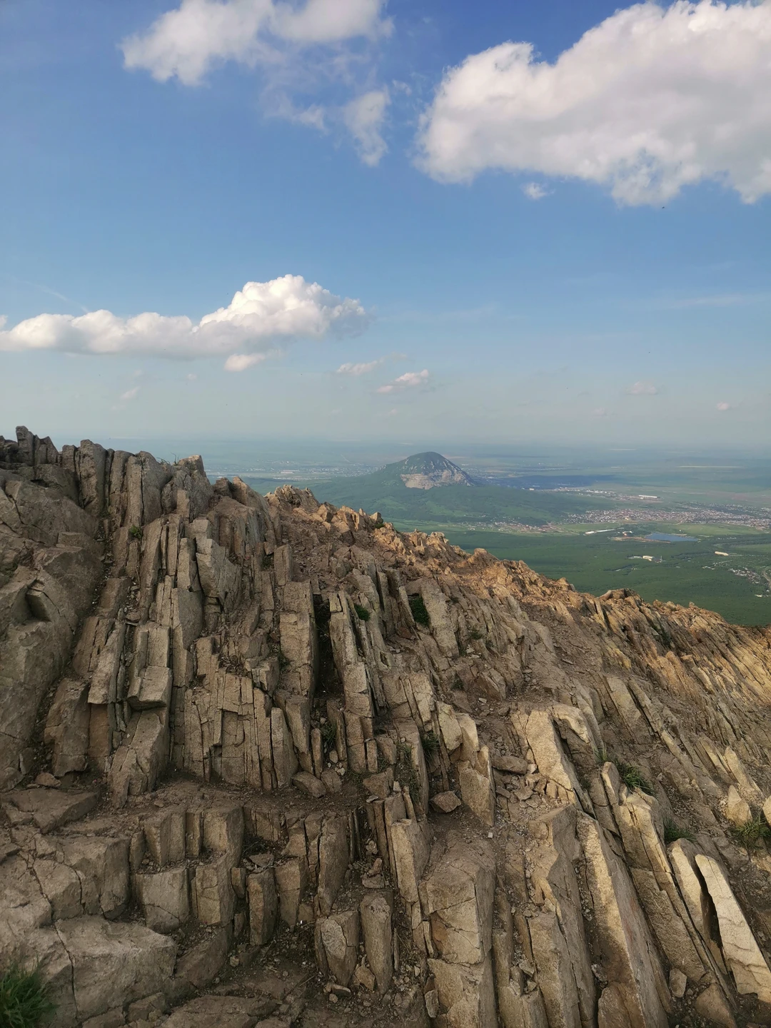Прекрасный экскурсовод Аня, ездим с ней на экскурсию второй раз, и надеюсь не последний. С погодой