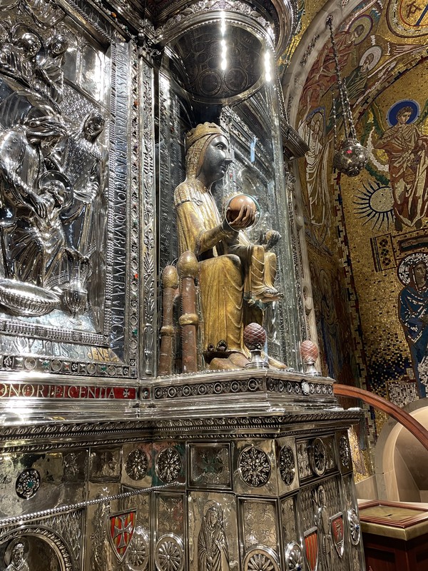 Монастырь Монтсеррат и гастрономическое путешествие на ферму