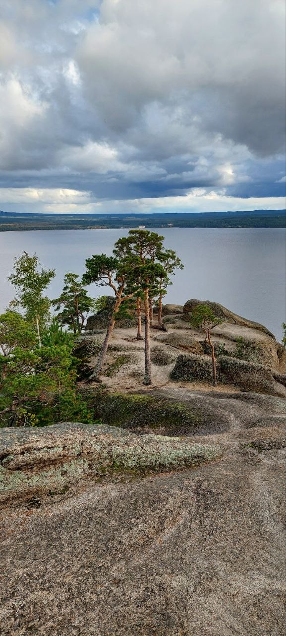 Недавно побывали на экскурсии на озере Боровое и остались в полном восторге! Природа здесь просто завораживает