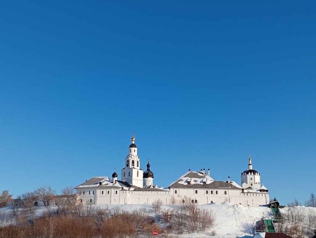 Были семьей на экскурсии в начале февраля. Очень повезло с погодой, солнечно и морозно. Свияжск прекрасен!