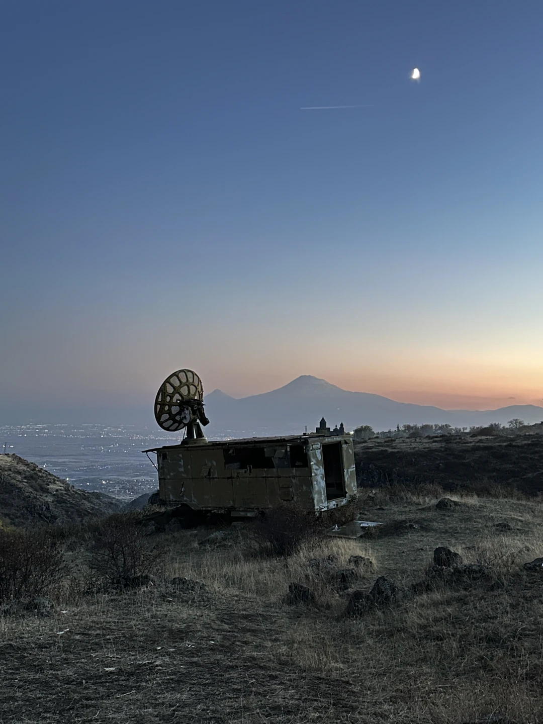 Мы были впечатлены местом, возможностью сюда попасть. Узнать историю людей, которые когда-то это создали. Благодарим Нарека