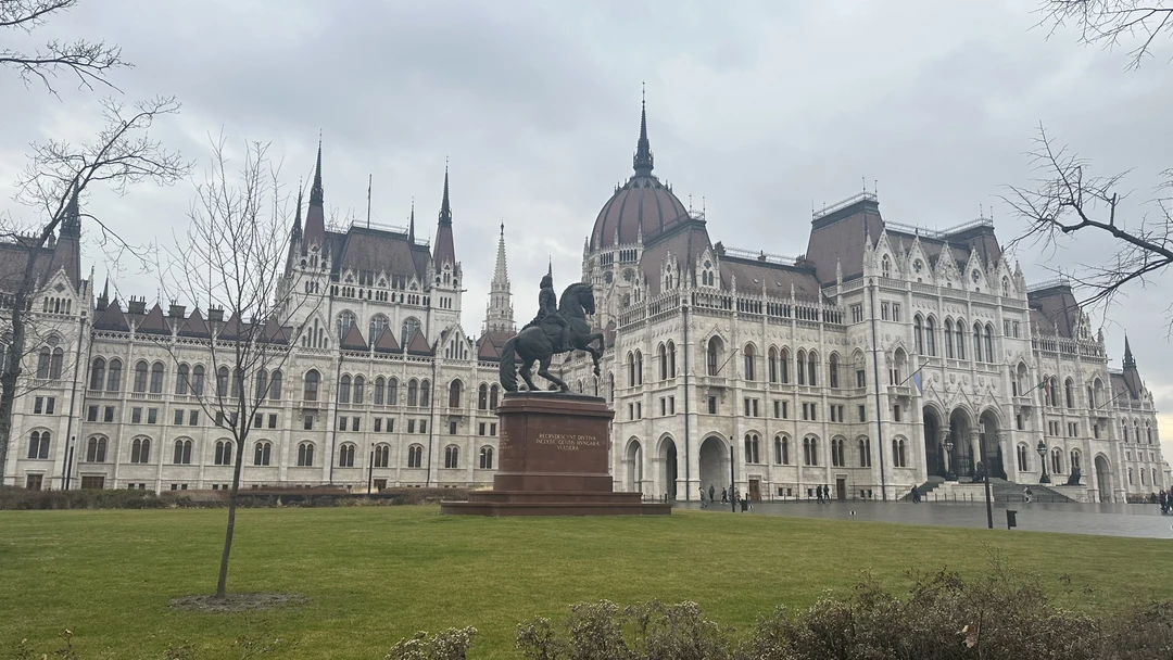 Великолепная экскурсия! Четко организовано и насыщено по содержанию! Артистично и с чувством юмора рассказано!