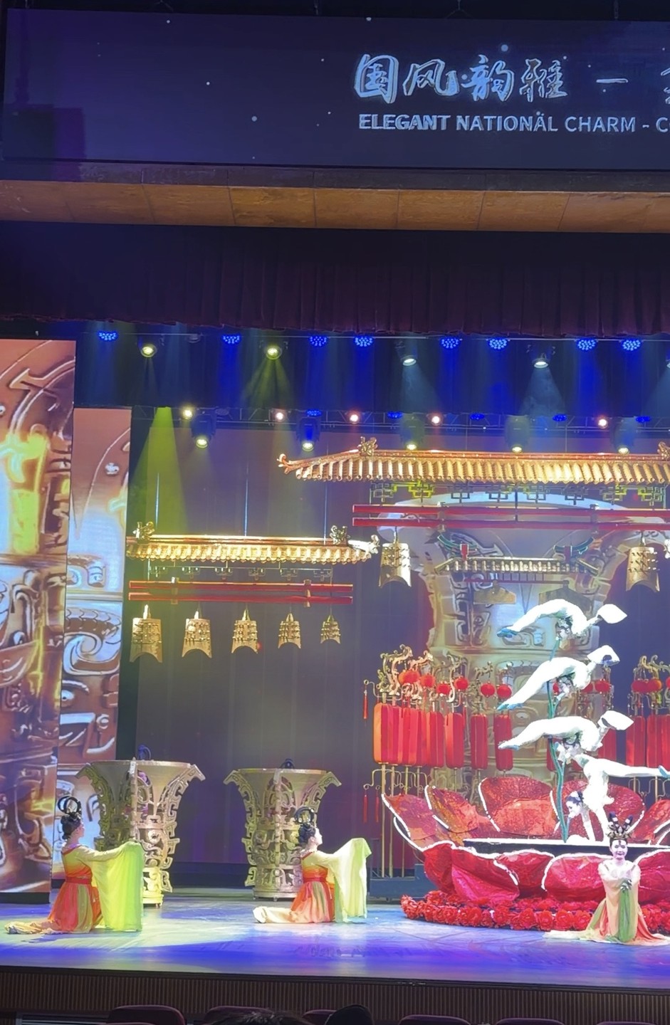 Отличная экскурсия, интересные места, четкая организация передвижений, гид идеально говорит по-русски