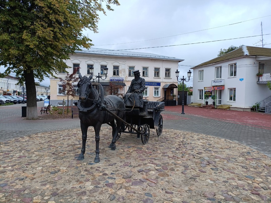 Спасибо огромное экскурсоводу Ольге!!! Она прекрасно знает историю своего города и очень интересно рассказывает! Нам повезло