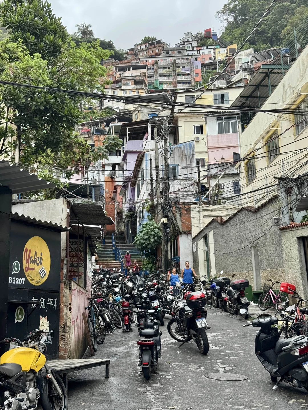 Однозначно рекомендую. Нашим гидом была Оксана, очень харизматичная, коммуникабельная. Подача материала интересная 👍