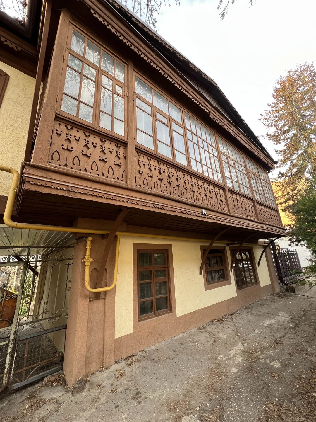 Эта экскурсия для тех, кто любит узнавать о городе не по материалам Википедии, а из рассказов