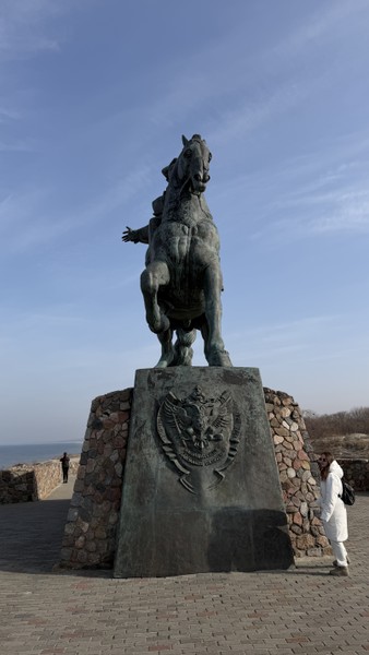 Отличная экскурсия. Павел фанат своего дела, очень доходчиво рассказывает про течение времени Калининградского края. Обращает внимание