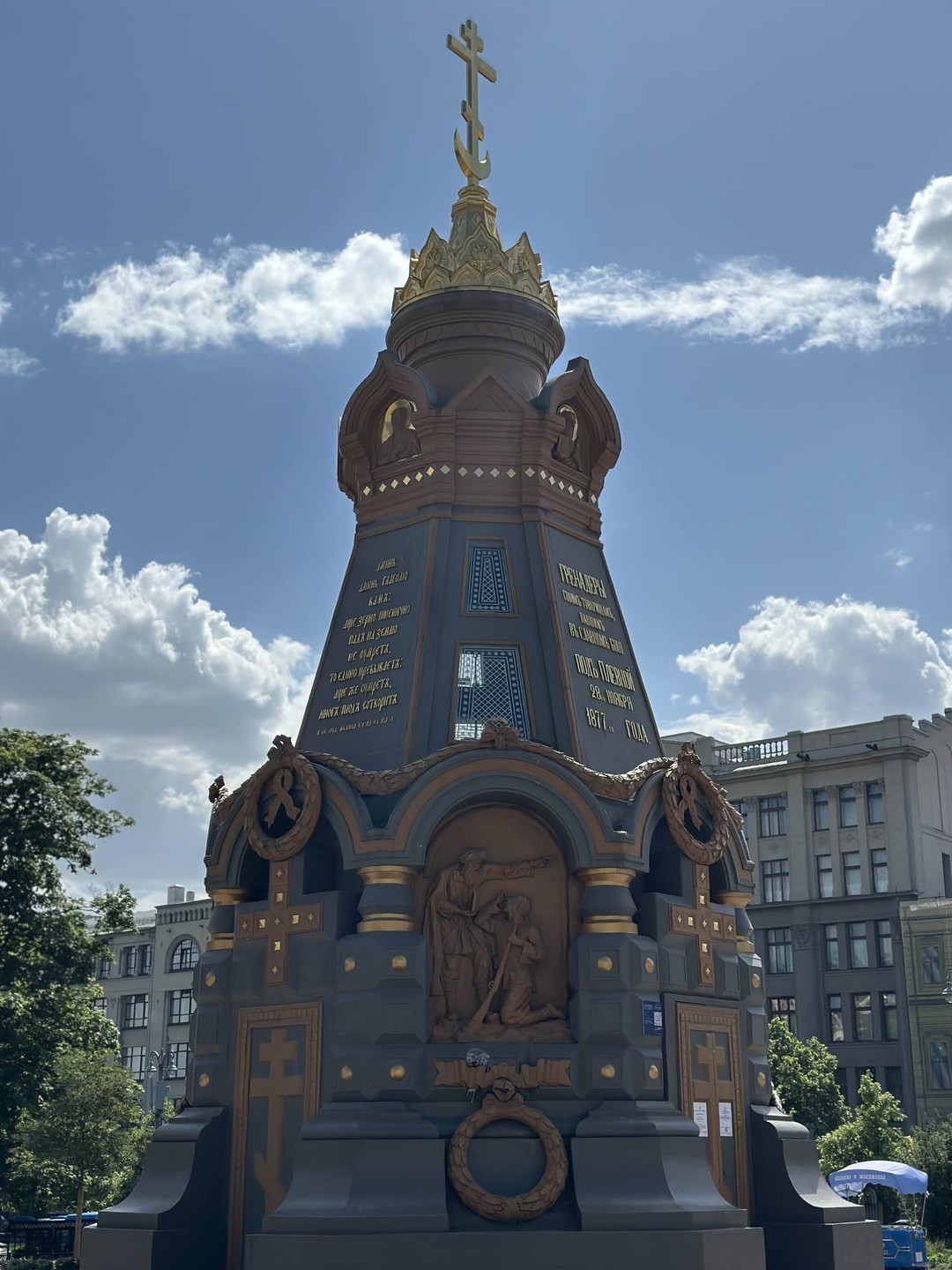 Получилась отличная прогулка. Ходили с компанией подростков 17 лет. У нас уже был удачный опыт квест