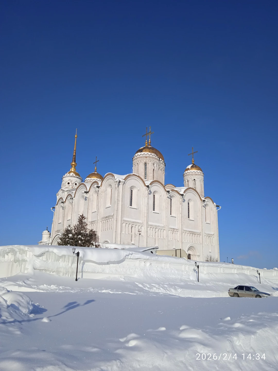 4 февраля посетили с гидом Николаем экскурсию. День был очень морозный и солнечный. Когда подошли к