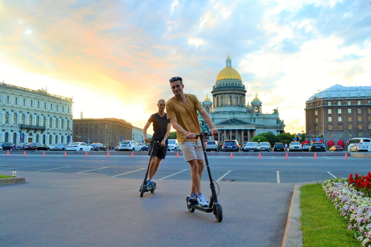 Фото 1 - Экскурсия: "Северная Венеция на электросамокатах"