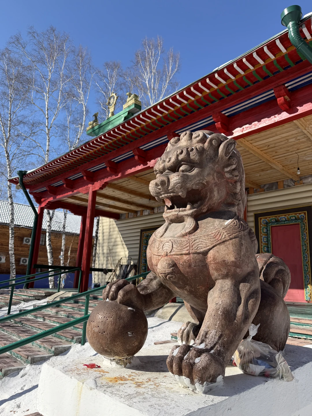 Очень понравилась поездка: комфортный транспорт, очень содержательные и интересные рассказы гида. Повезло с погодой, увидели Саяны