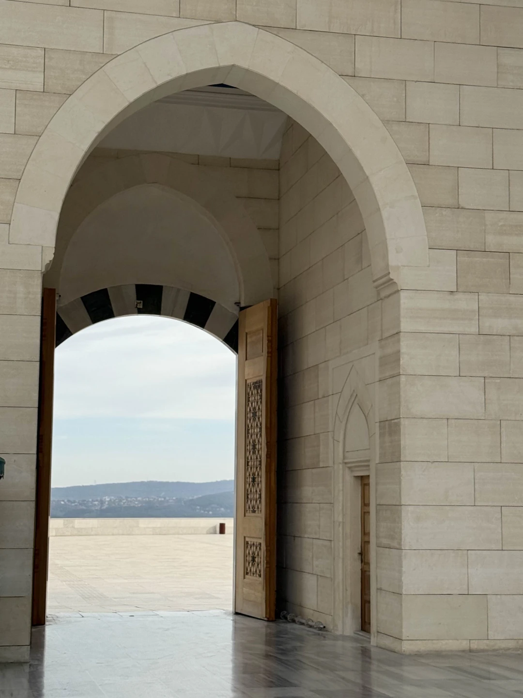 Мы очень рады, что решили взять именно эту экскурсию. Наш гид Назгуль - очень приятная, эрудированная