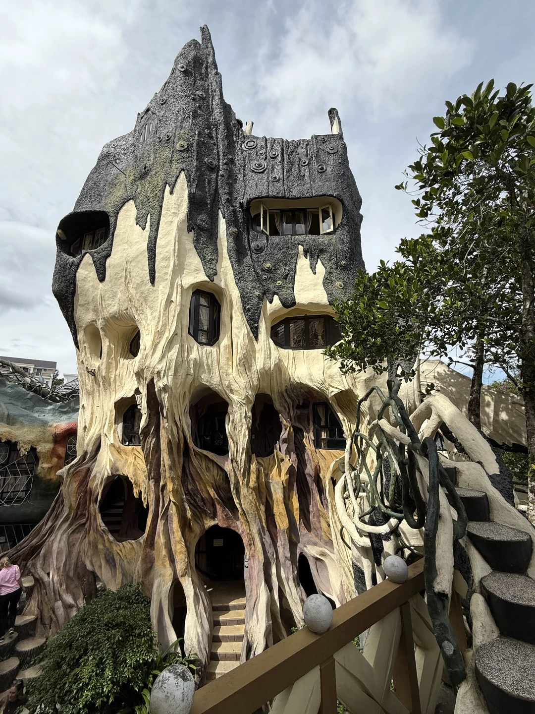 Экскурсия нам очень понравилась. Михаил, как только приехал за нами в отель, расположил к себе абсолютно