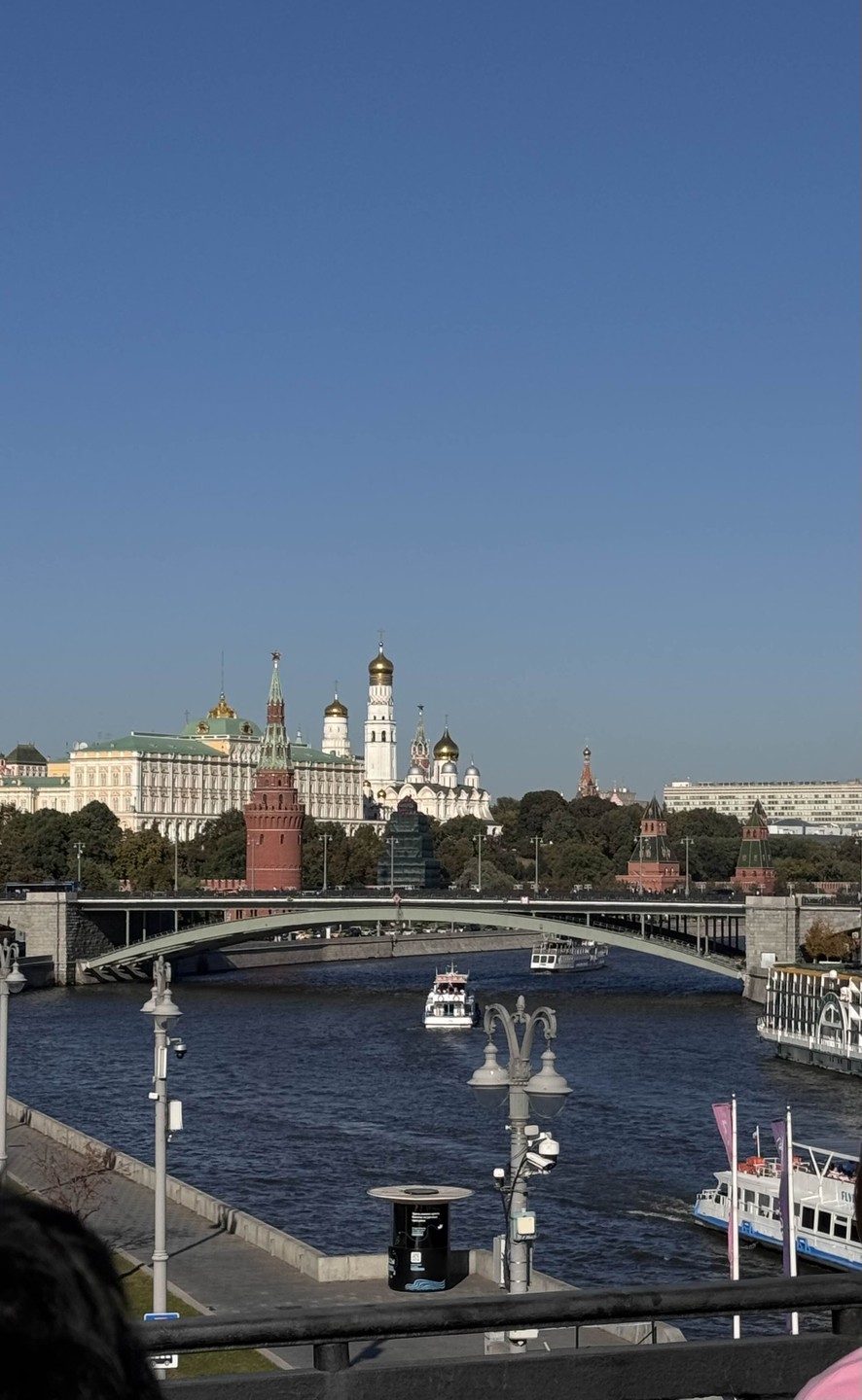 Восторг от экскурсии. Денис очень интересно, по теме с юмором провел. Водитель ехал согласно описываемых объектов