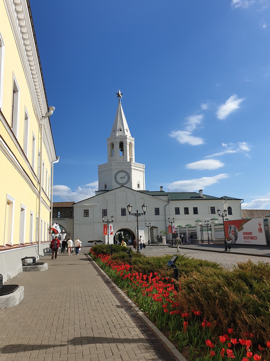 Экскурсия была на комфортабельном автобусе. Прекрасный экскурсовод. Просто заслушаешься. 4 часа пролетели и не заметили. Спасибо
