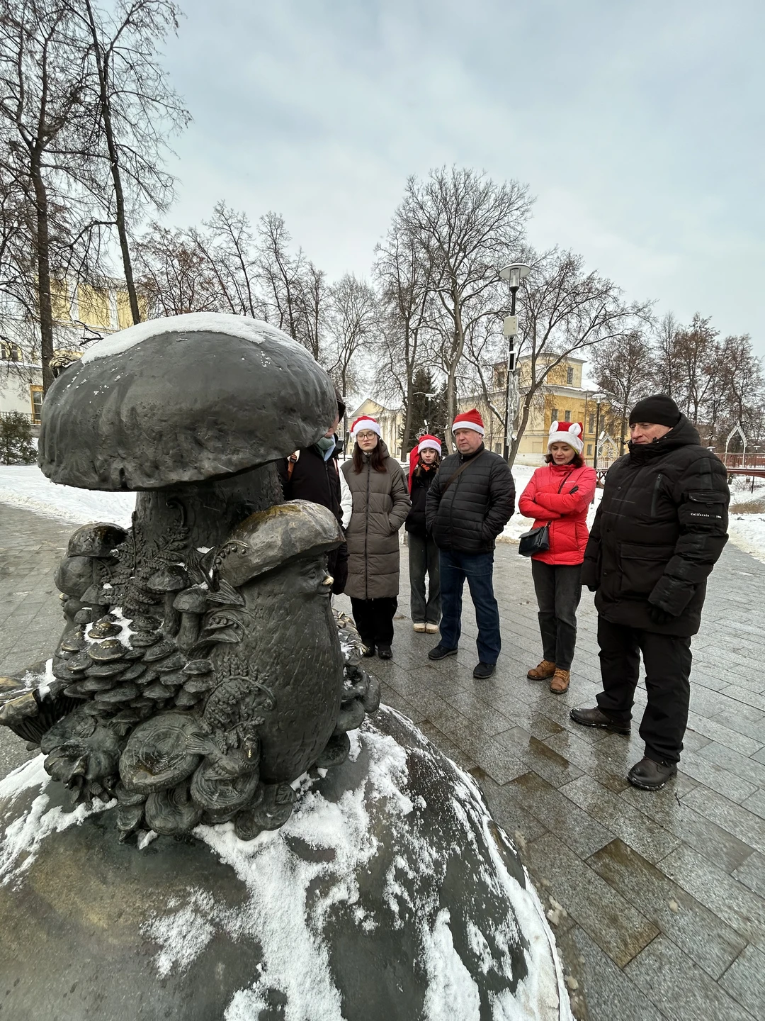 Огромный привет Александру от нашей команды из Питербурга! Были гостями города на Новый год и посетили