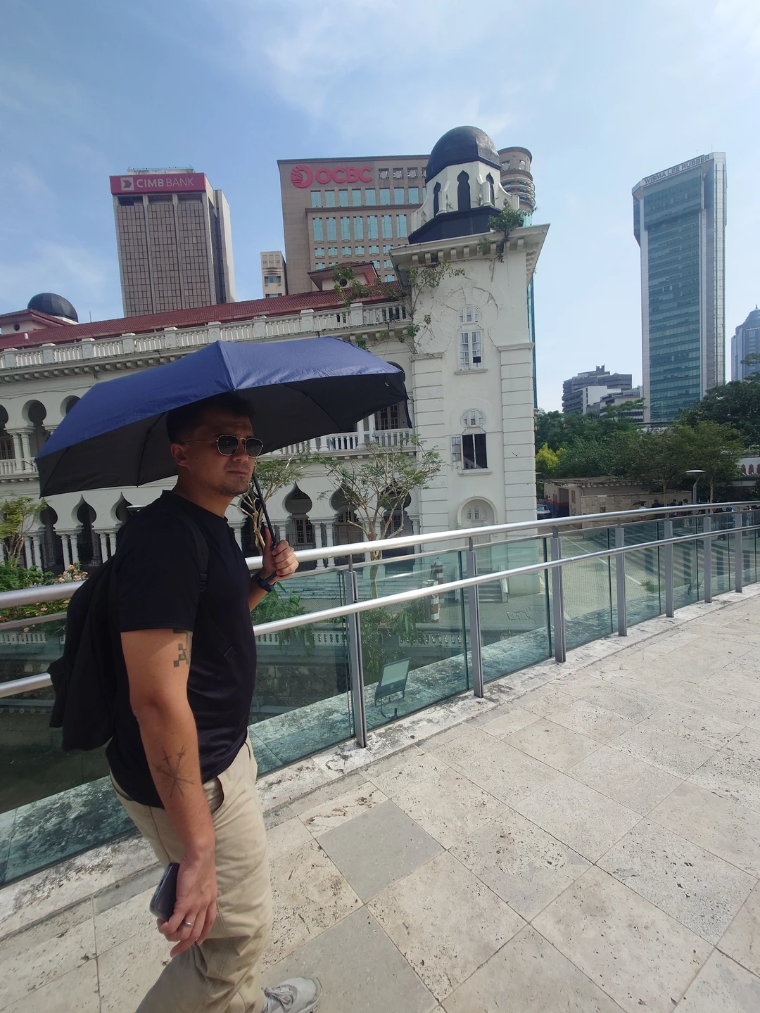 Из всех экскурсий по Куала-Лумпуру меня заинтересовала возможность увидеть историю города в ретроспективе и познакомиться с