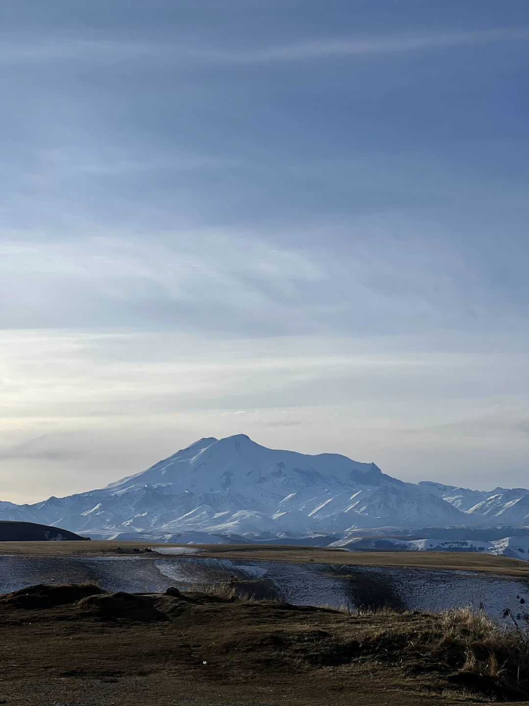Ездили на Домбай вместе с Александром. Он относится с большой заботой и теплом к своим пассажирам