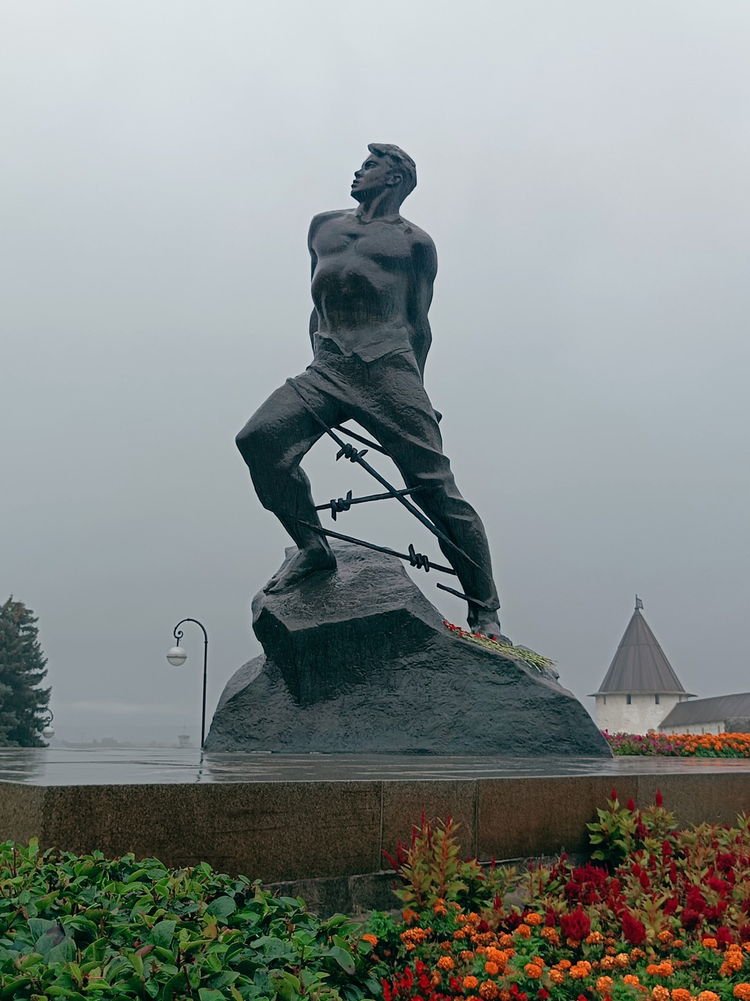 Алёна замечательный экскурсовод, спасибо большое. Было очень интересно послушать не только историю Казани, но и другие