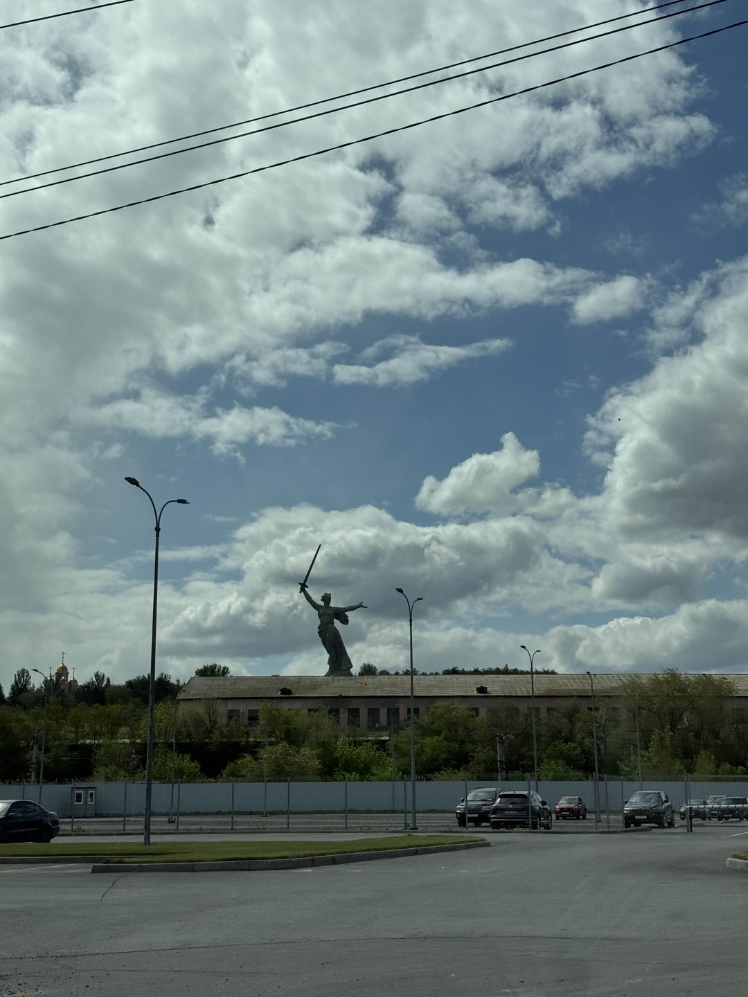 Волгоградский элеватор, Мамаев курган и остров Людникова (Ольга)