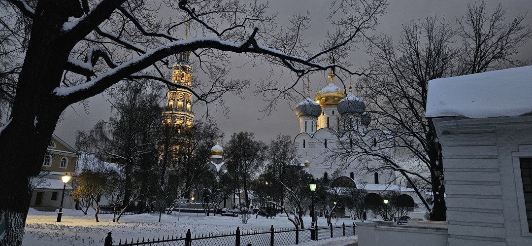 В зимних экскурсиях есть своя прелесть, очень красиво. Несмотря на −5 °C, было отлично — периодически