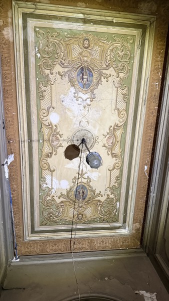 Экскурсия великолепная! Максим, по-моему мнению, экскурсовод экстра класса, супер профессионально, и при этом очень интересно, логично