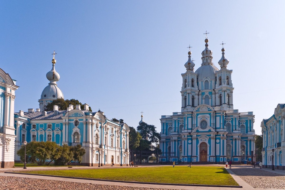 Фото Трансфер из Пулково и экскурсия по must-see-местам Петербурга