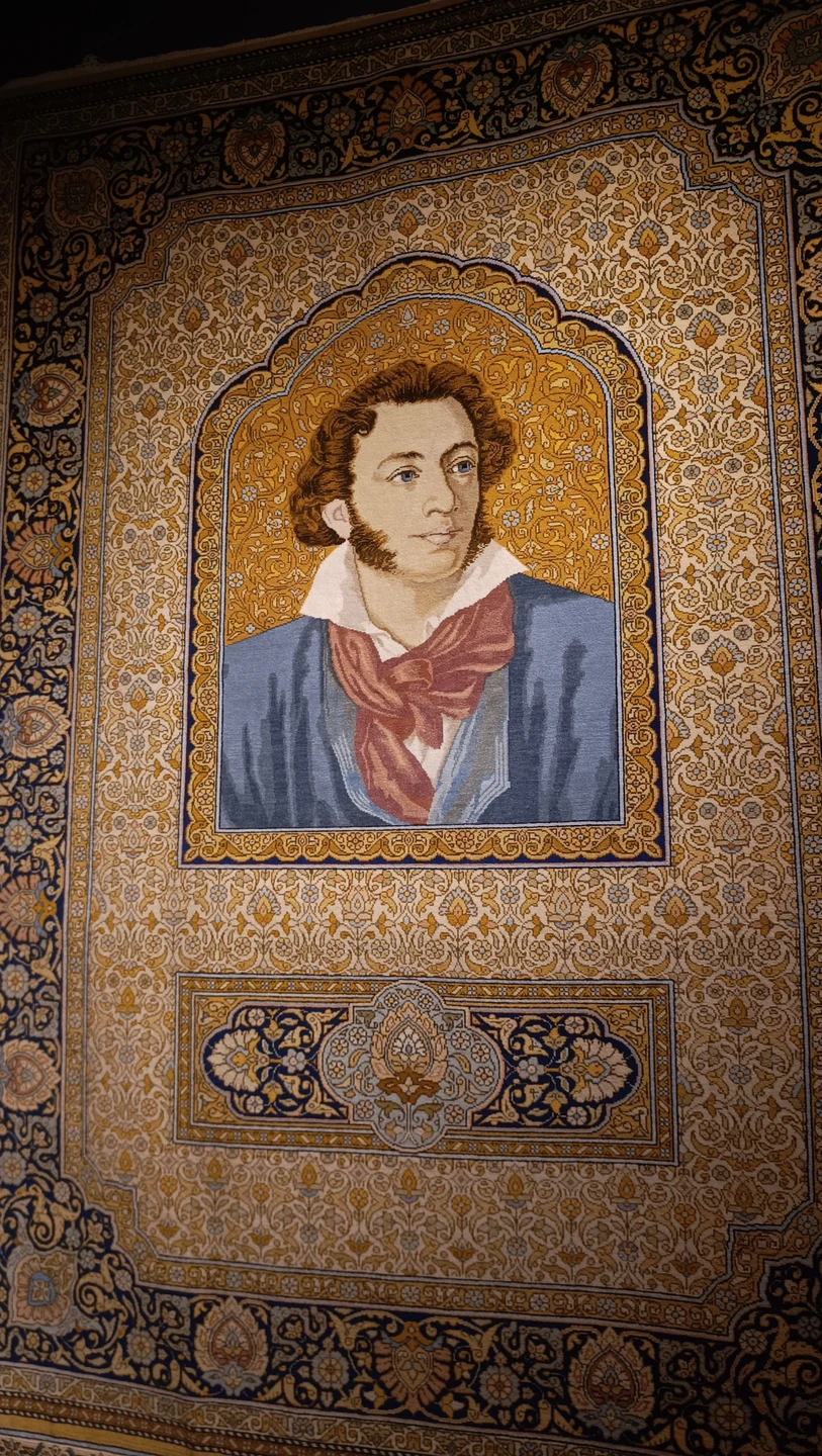 Совершенно не разбираюсь в коврах, но это не важно: музей классный, Нармина тоже, истории о них