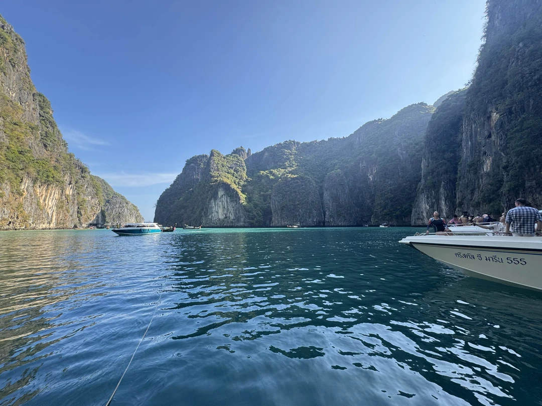 Вставать конечно, сложновато рано и пол экскурсии хочешь спать, но все равно все было очень хорошо
