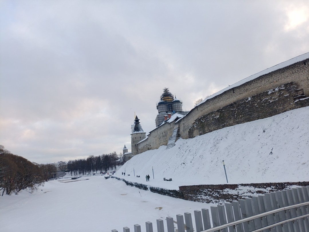 Псковский кремль и ближнее Запсковье (Елена)