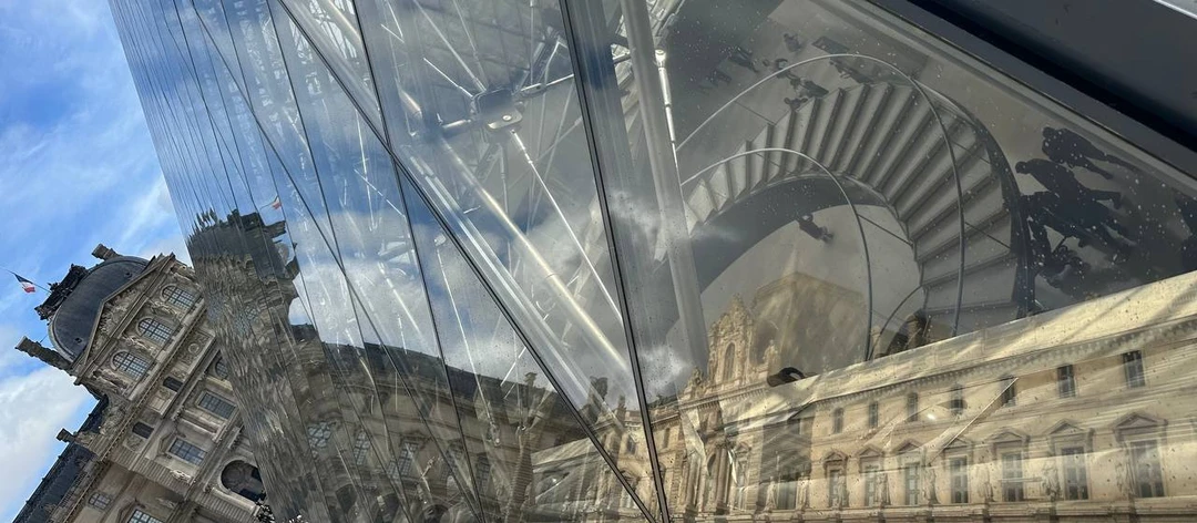 На Анастасии была большая ответственность — познакомить нас с Парижем и влюбить в него (мы с