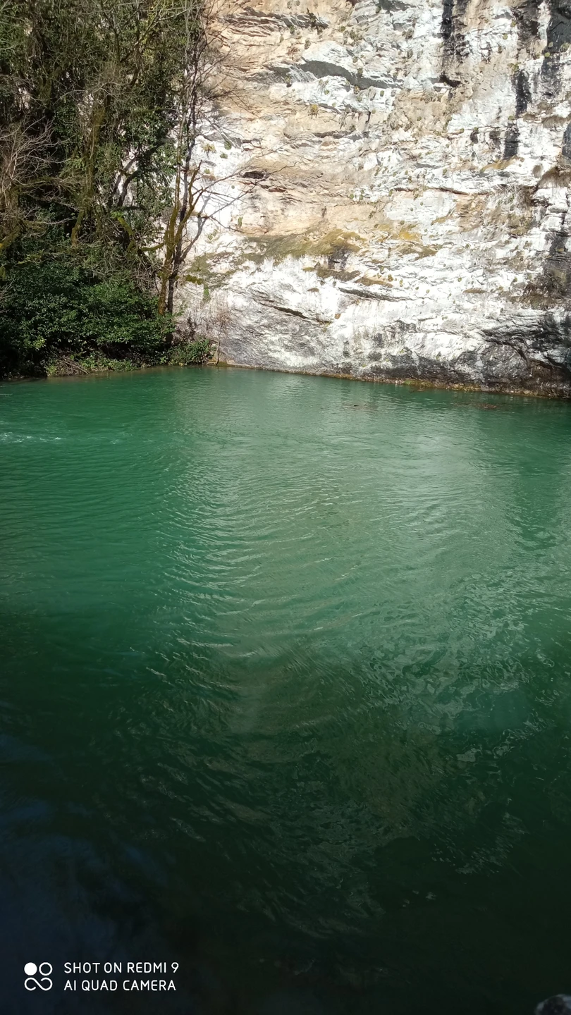 Не смотря на не сезон для Абхазии, путешествие в феврале очень комфортно по этой стране. Нет