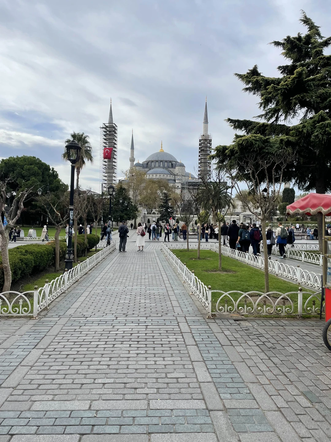 Сегодня, 18.11.2025года, посетили с сестрой экскурсию "Знакомство со Стамбулом: старый город + прогулка по Босфору". Выражаем