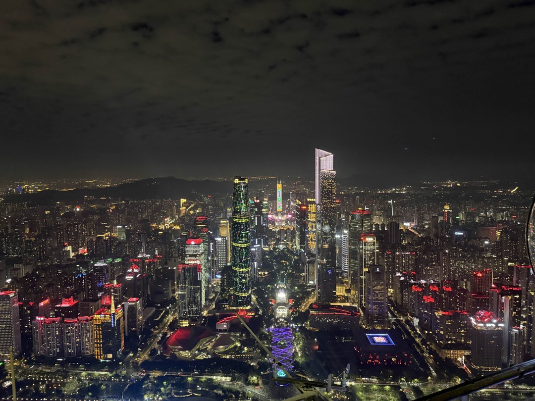 Это был отличный экспириенс! Идеальный выбор локаций, перемещение, и главное сам рассказ! Вячеслав знает как все