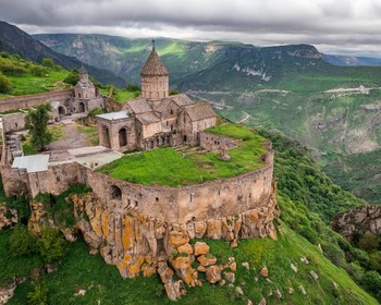 Хор Вирап, Нораванк, «Крылья Татева» и Горис