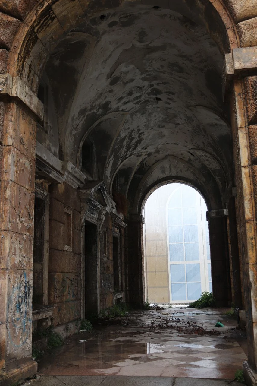 Экскурсия прошла великолепно. Спасибо Гору за интересные рассказы о достопримечательностях, которые встречались на нашем пути, и