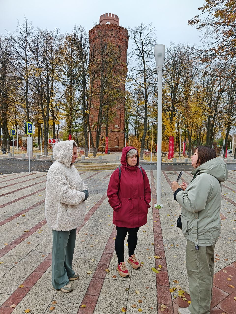 Экскурсия легкая и непринужденная. Мы не заметили, как пролетели три часа. Приятным бонусом во время прогулки