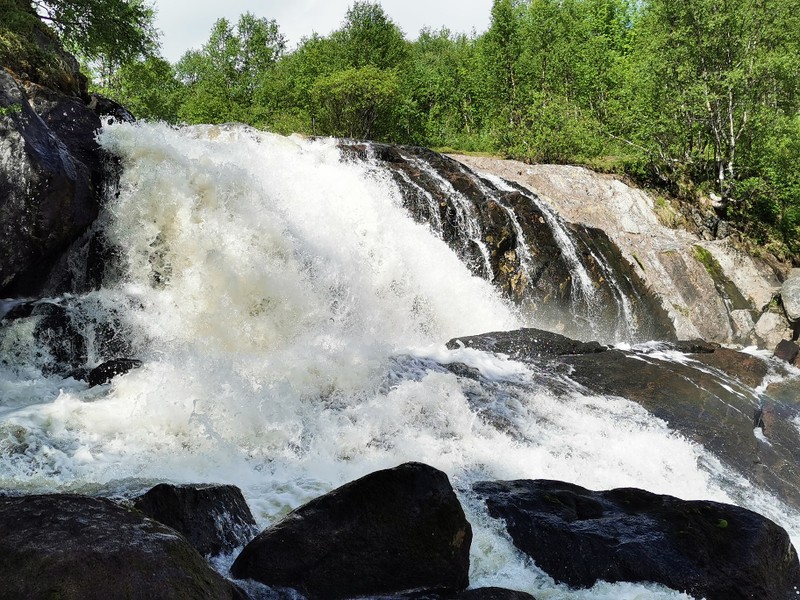 Водопады Мурманска круглый год