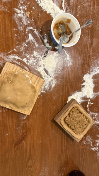 Замечаю мастер-класс и очень вкусные пряники! Юлия, спасибо за теплую обстановку ❤️