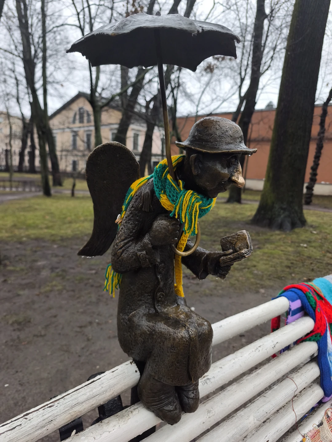 Дмитрий очень увлеченный рассказчик, начитанный, знающий и любящий свой город. Дружелюбная атмосфера, комфортный автомобиль, интересные нетривиальные