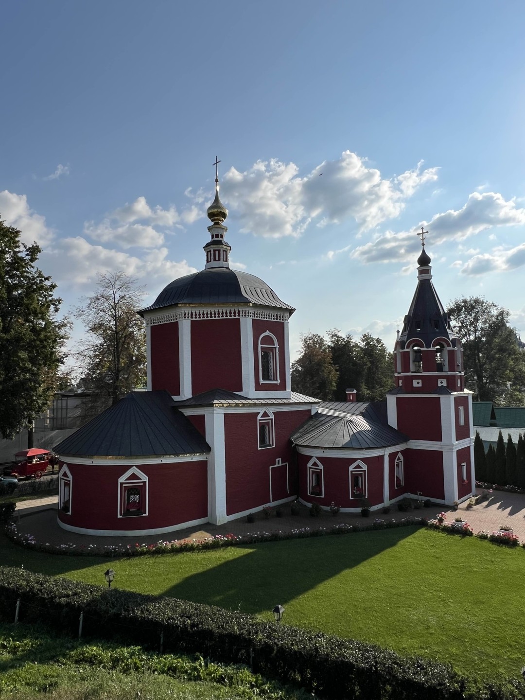 Была в Суздале впервые. Отличная экскурсия, осветили основные моменты создания города, посмотрели все достопримечательности. Гид подсказал