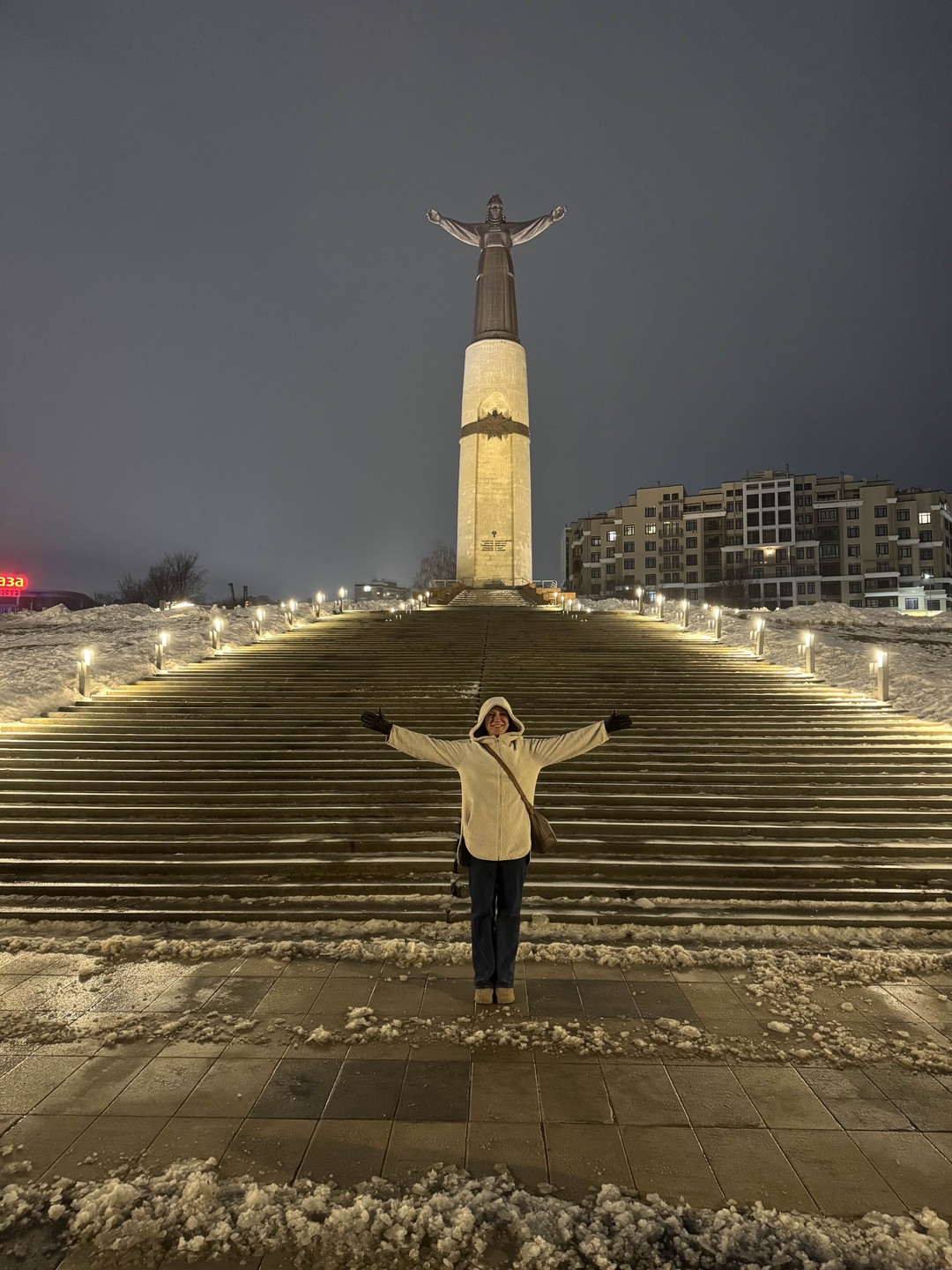 У нас был прекрасный гид-Ирина, местный журналист. Очень интересный рассказчик, узнали много о городе, людях и