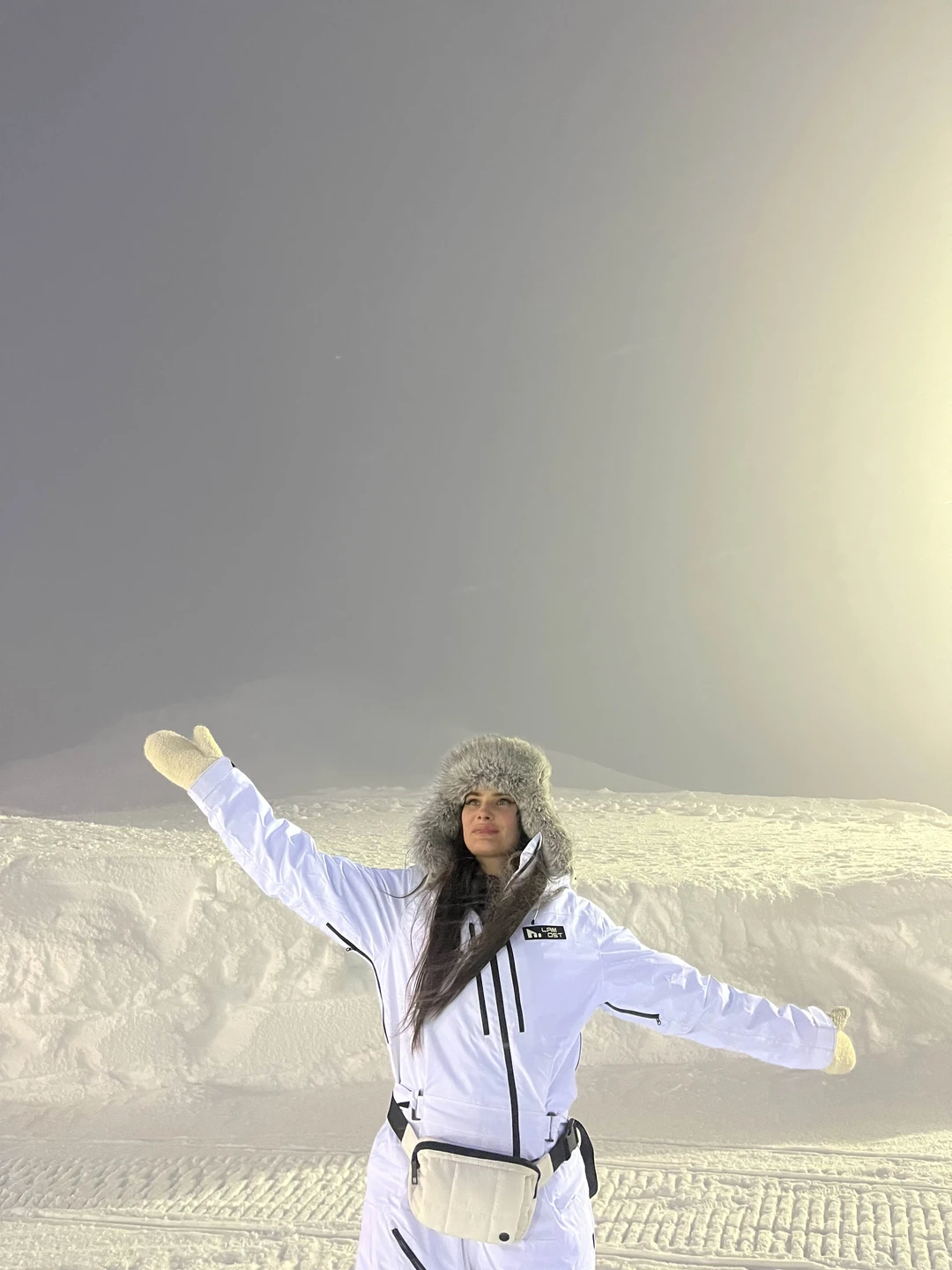 Поездка была 15.01.2026 очень все было хорошо организовано забрали вовремя по локациям запланированным отвезли, замечательных экскурсовод