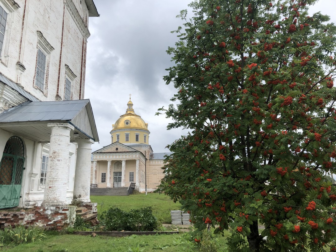Благодарна Евгению за то, что он организовал поездку по такому востребованному маршруту. Мы побывали в храмах