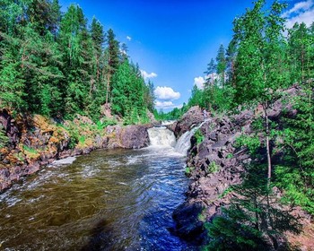 Водопады, дегустация минеральной воды, подъём на гору Сампо