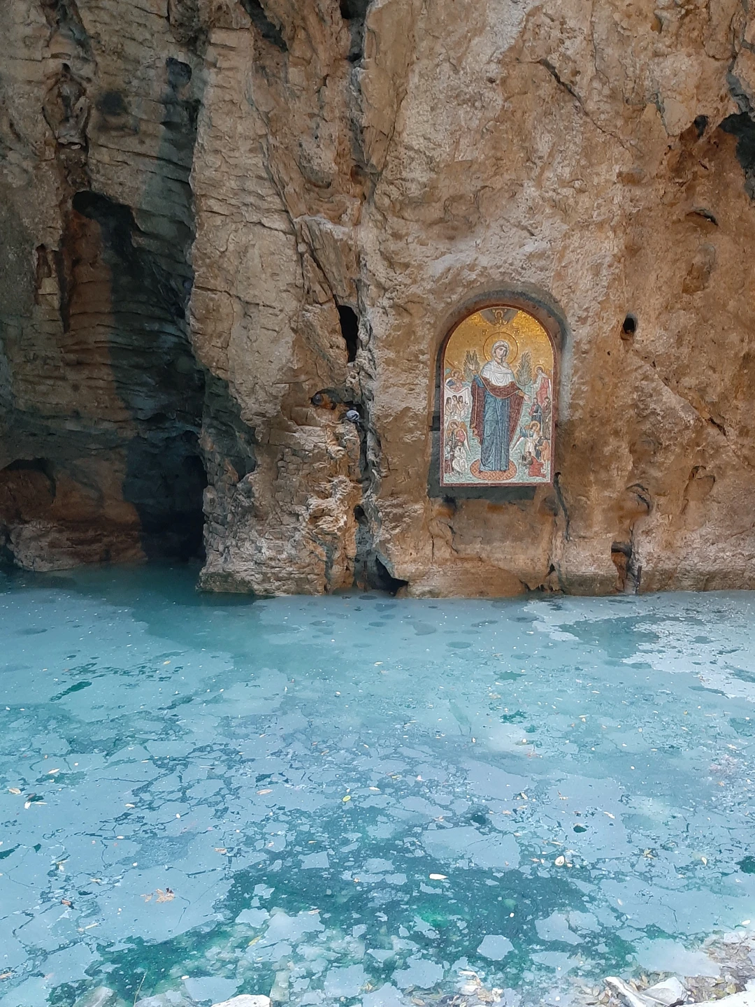 Интересная экскурсия, увлекательная информация от гида Максима! Автомобильный комфортный и то что нас было всего 3