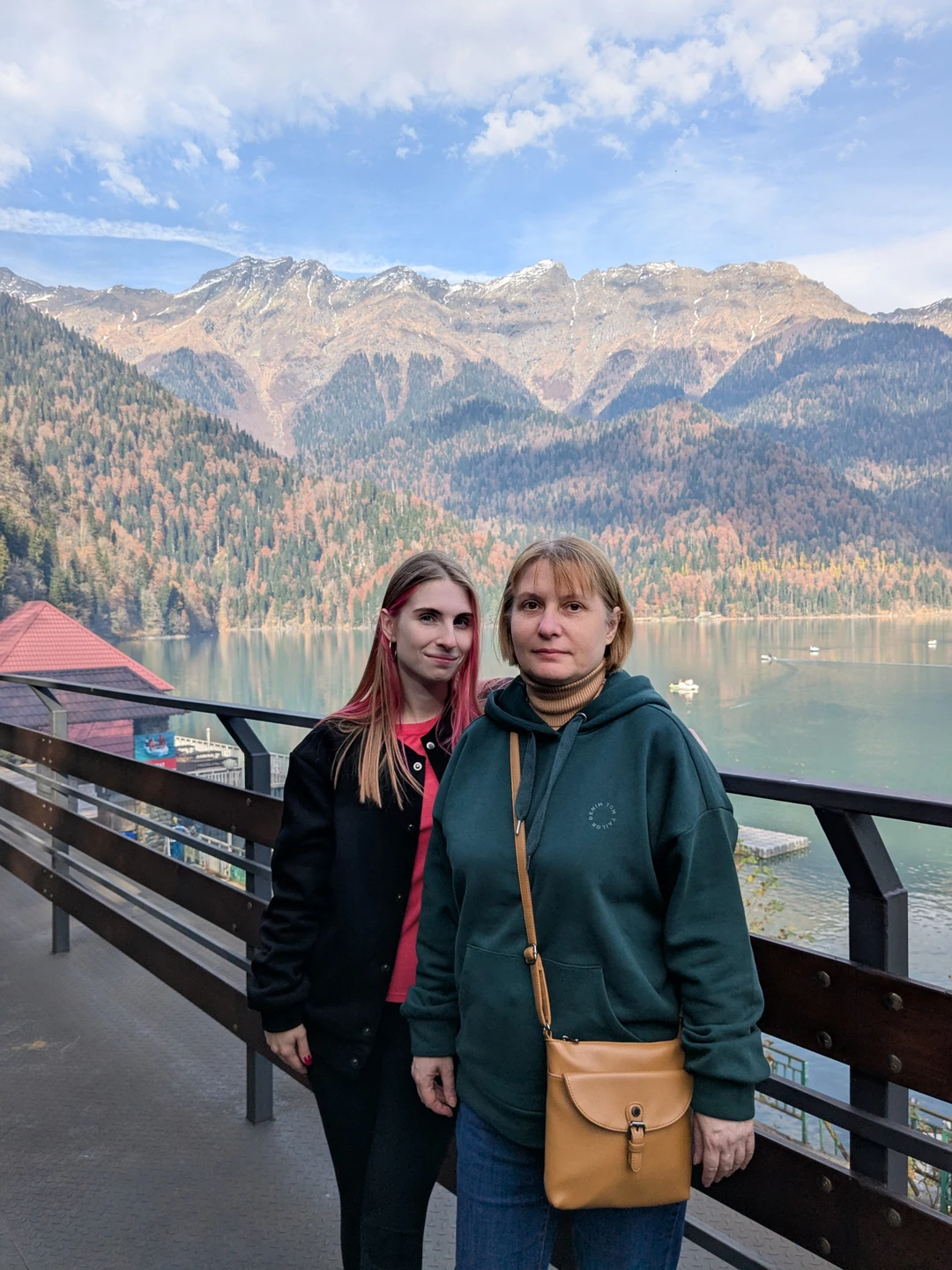 Спасибо за яркую экскурсию по красивым местам! Много интересной информации, шикарный автомобиль, классные кадры. Адгур не